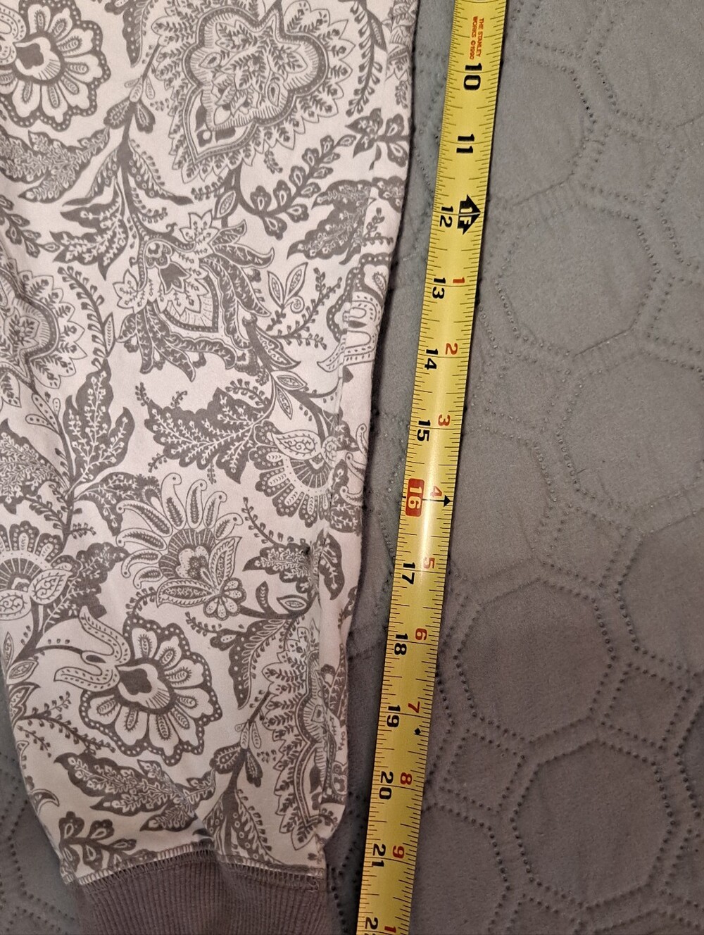 Vera Bradley Floral Paisley Drawstring Jogger Pants - Taupe & Cream Size M - Picture 3 of 7